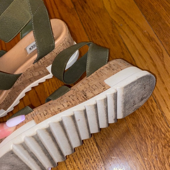 Steve Madden Women’s Platform Sandals: Olive green - Picture 4 of 4
